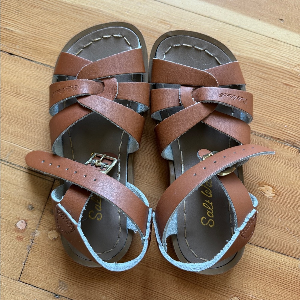 Kids salt water sandals size 10